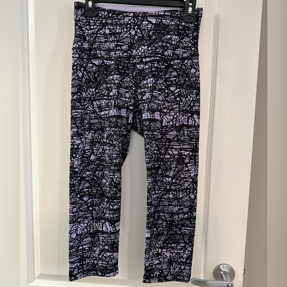 Old Navy Leggings, Size M, Purple/Black, gently used